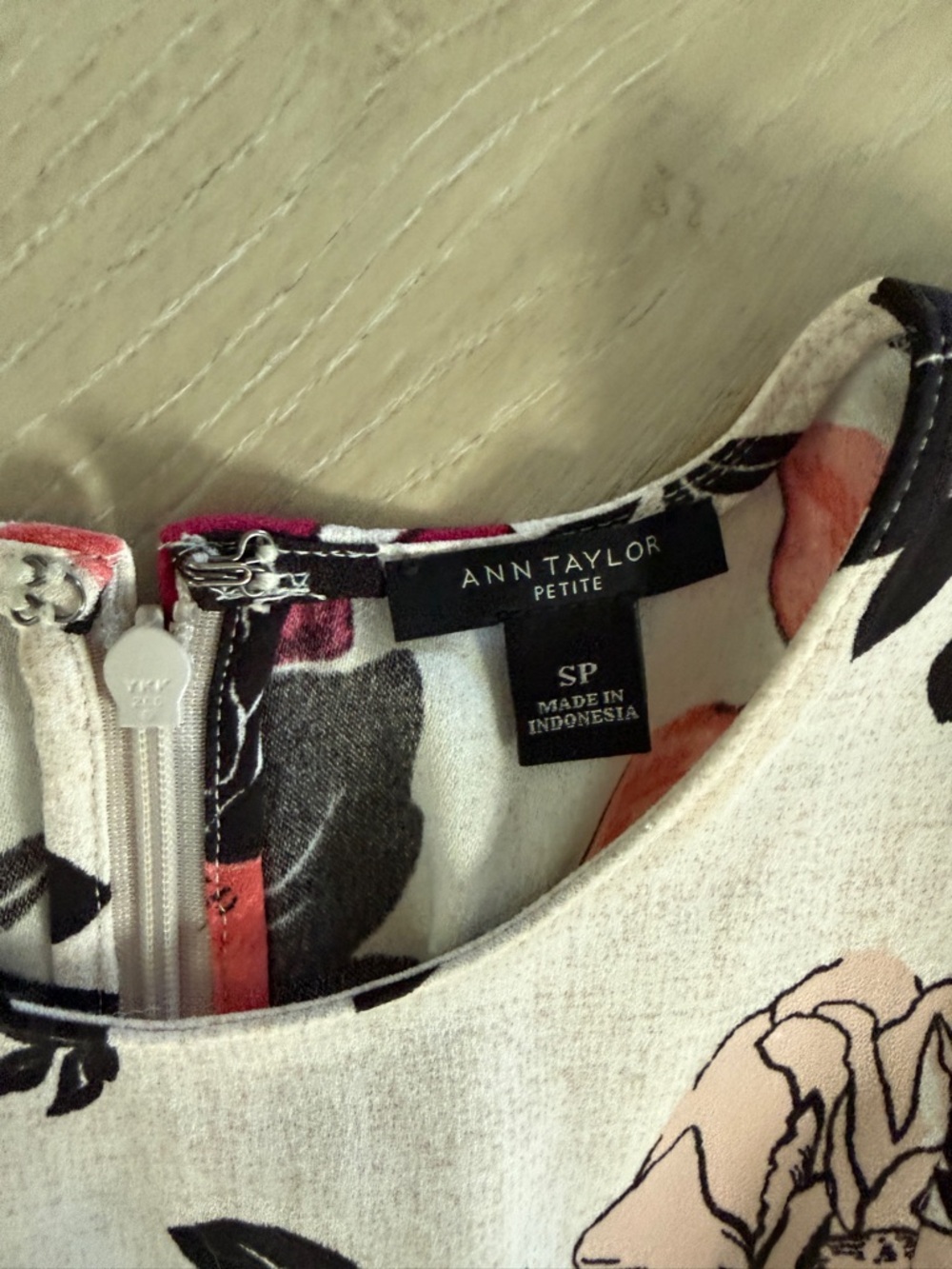 Ann Taylor Petite Floral Tank and shorts matching set in Pink, Red & Black - Picture 4 of 5